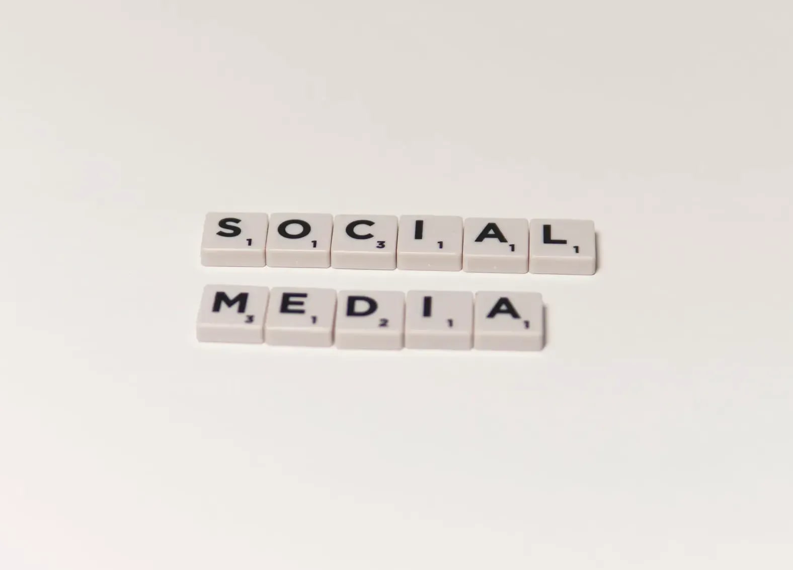 Digitale Lösungen für Unternehmen mit klarem Fokus auf Strategie, Web und Kommunikation.
